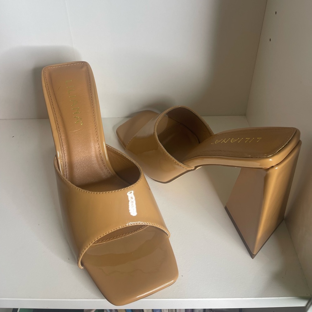 Triangle Heels - Picture 2 of 4